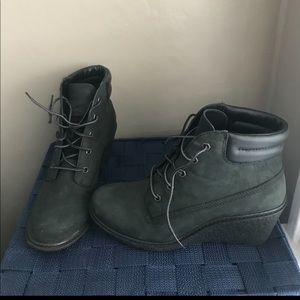 Timberland size 7.5 black wedge